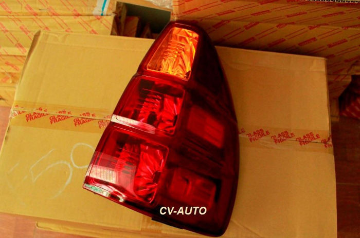 Picture of 81551-60730 8155160730 81561-60650 8156160650 Đèn hậu, đèn sau Lexus GX470