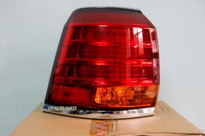 Picture of 81561-60780 8156160780 Đèn hậu ngoài bên trái Lexus LX570