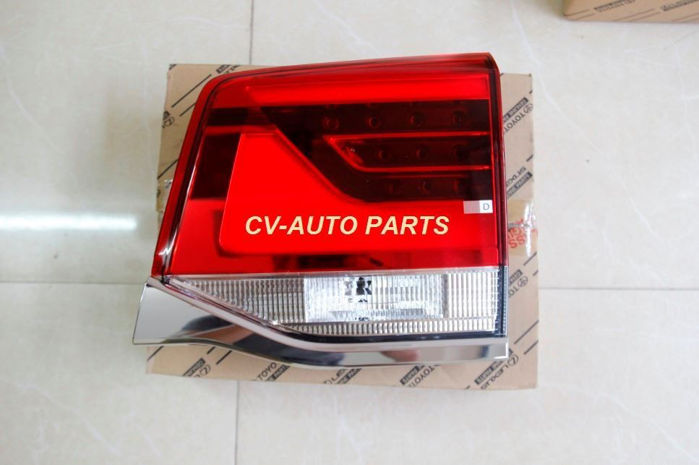 Picture of 81581-60361 8158160361 Đèn hậu trong bên phải Toyota Land Cruiser đời 2015 2016 2017